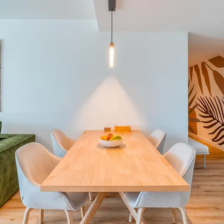 The Pink Palm By Amazing Madeira פונשל