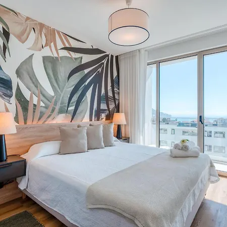 The Pink Palm By Amazing Madeira פונשל